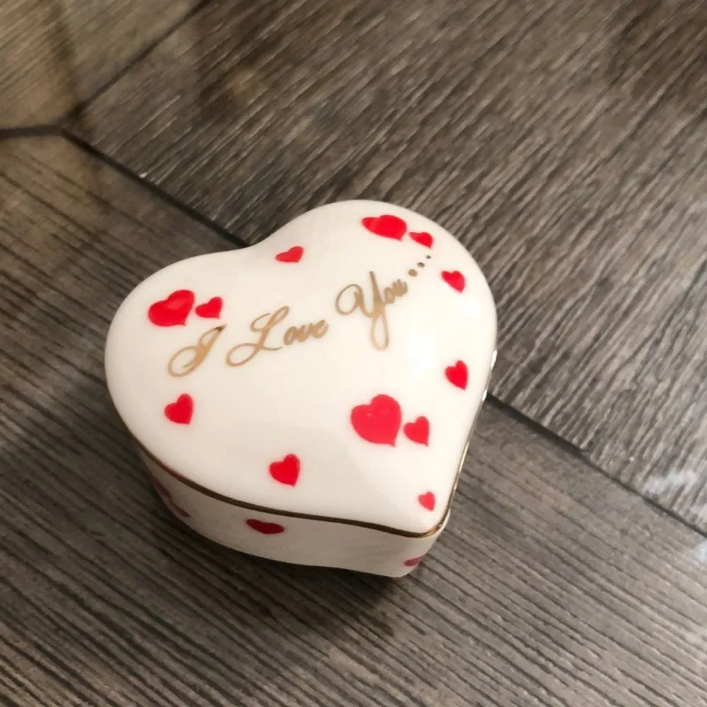 Vintage 1980’s Lefton China Heart Trinket Box “I Love You”